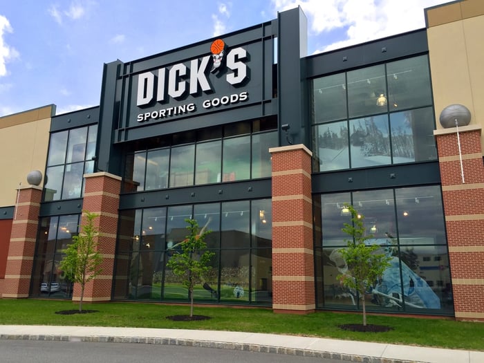 Dicks-Sporting-Goods-Storefront-1