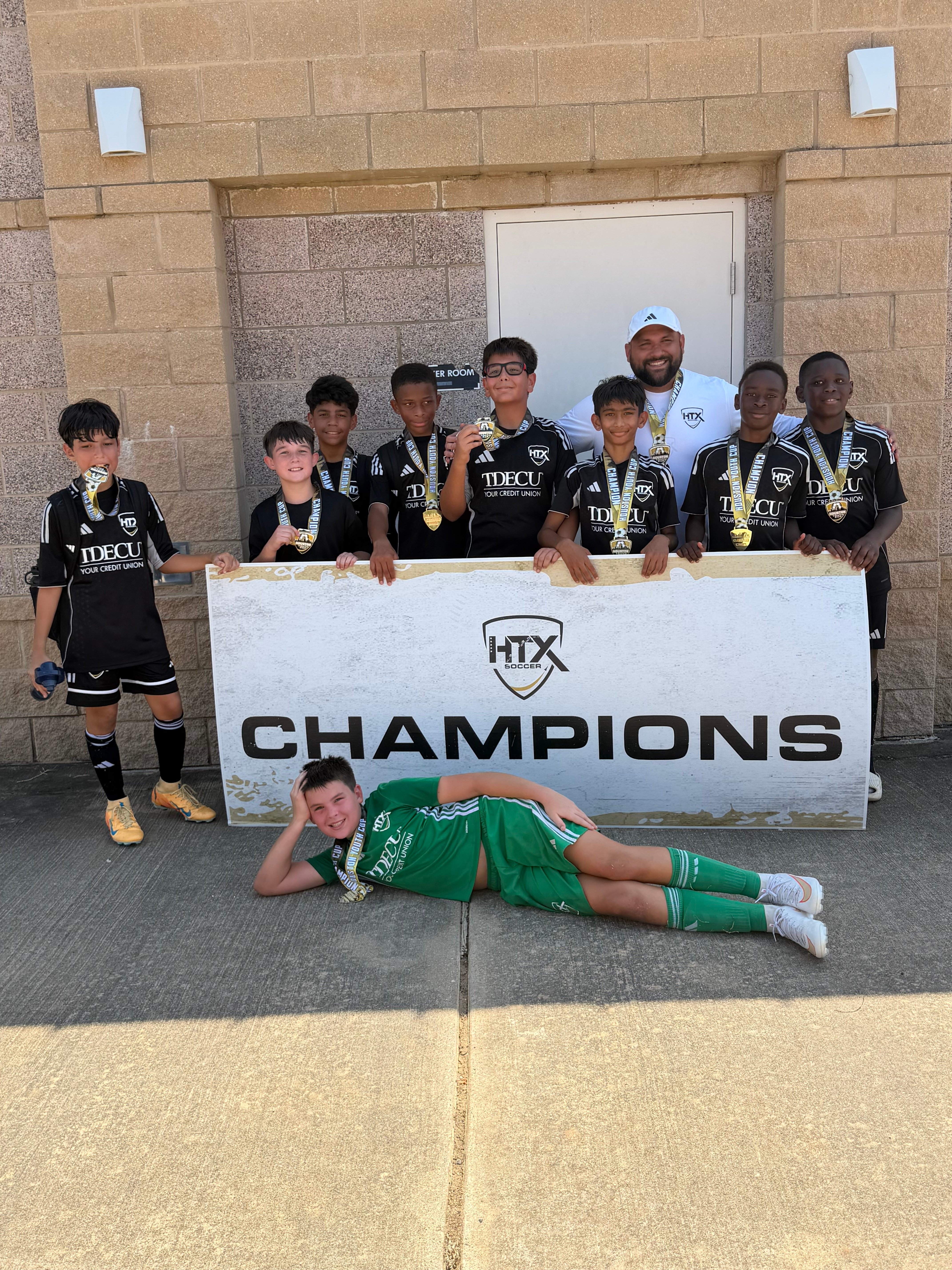 U12B Gold I West